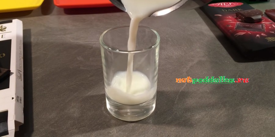  Наливание молока